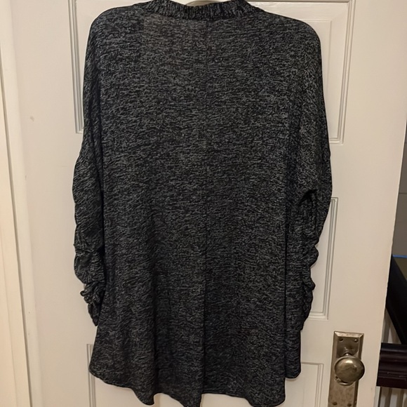 Cardigan with fancy sleeves - Picture 4 of 6